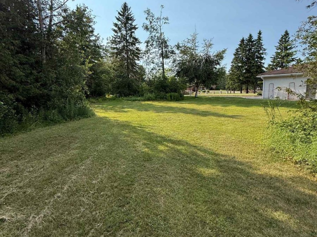 90/92 PINEWOOD BOULEVARD, 