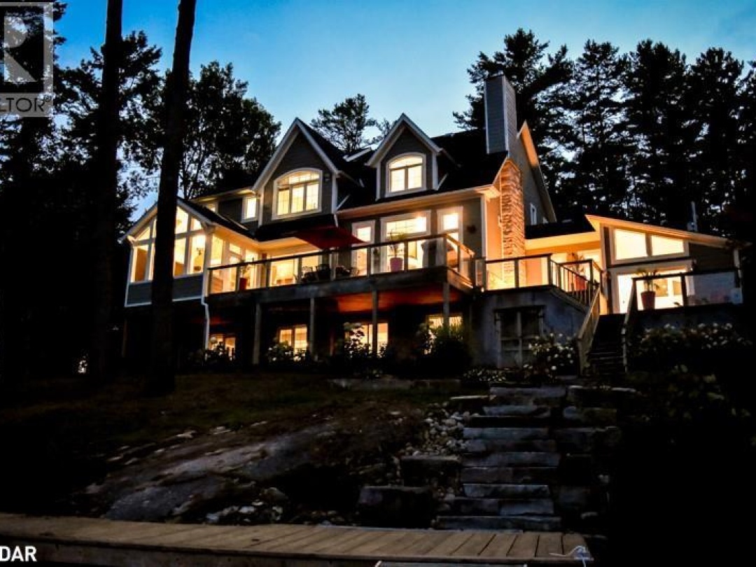 1043 FORTUNES Trail, 