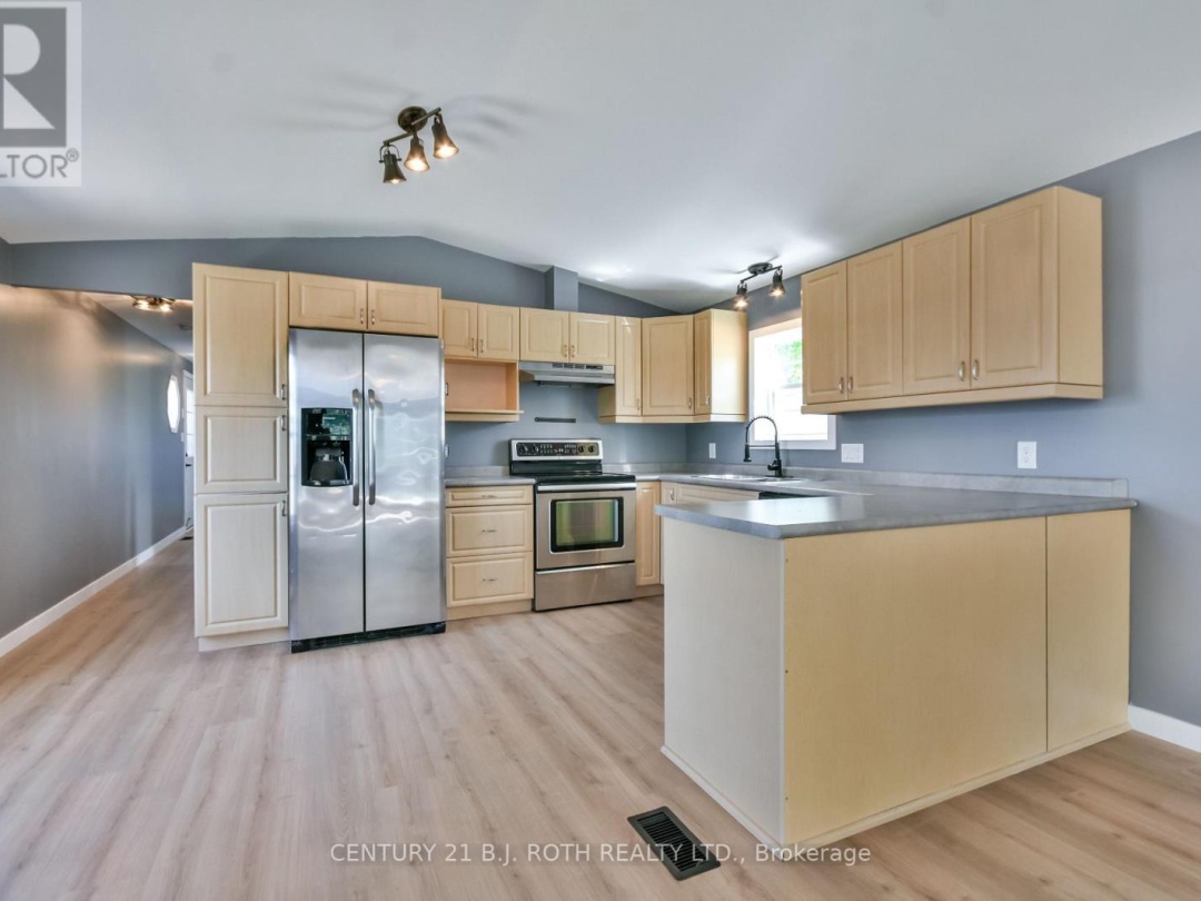 4113 ASH CRESCENT, 