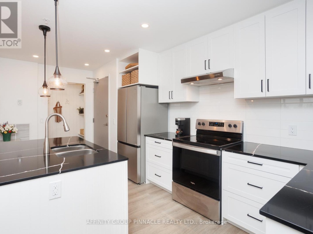302 - 19A WEST STREET N, 