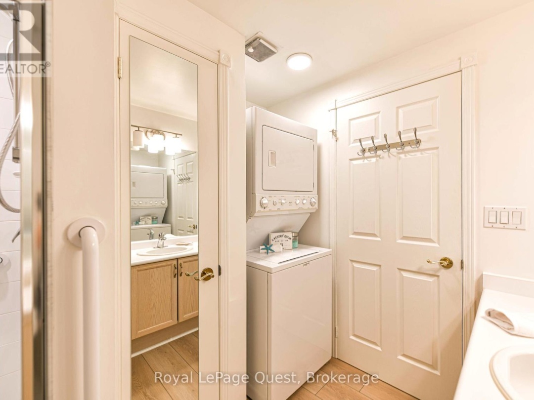 208 - 20 MUSEUM DRIVE, 