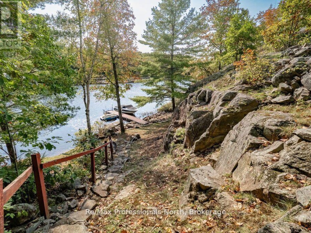 1006 Booth Lane, Pine Lake
