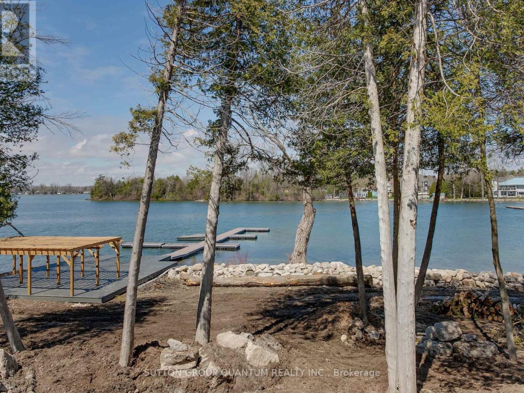 35 Ruby Crescent, Lake Simcoe