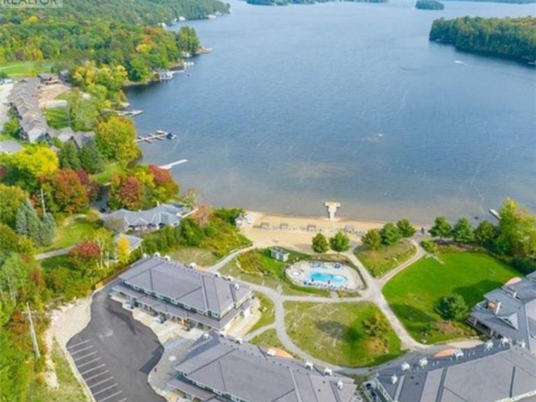 G103 A 1869 Muskoka 118 Road W, 
