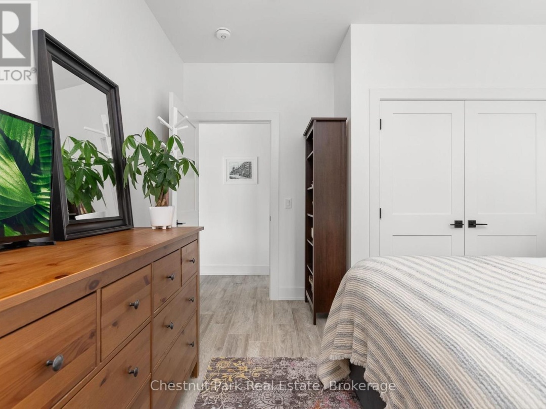 109 - 18 CAMPUS TRAIL, 