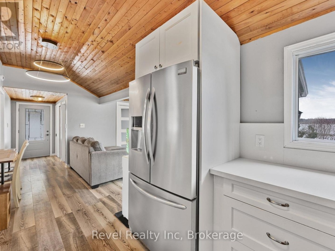 97 Maskinonge Road, Georgian Bay