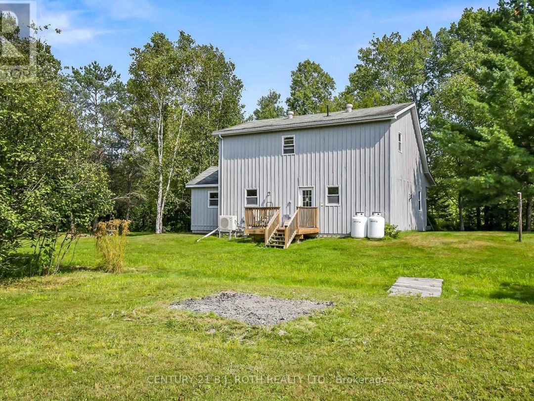1048 OLD NORTH ROAD N, 
