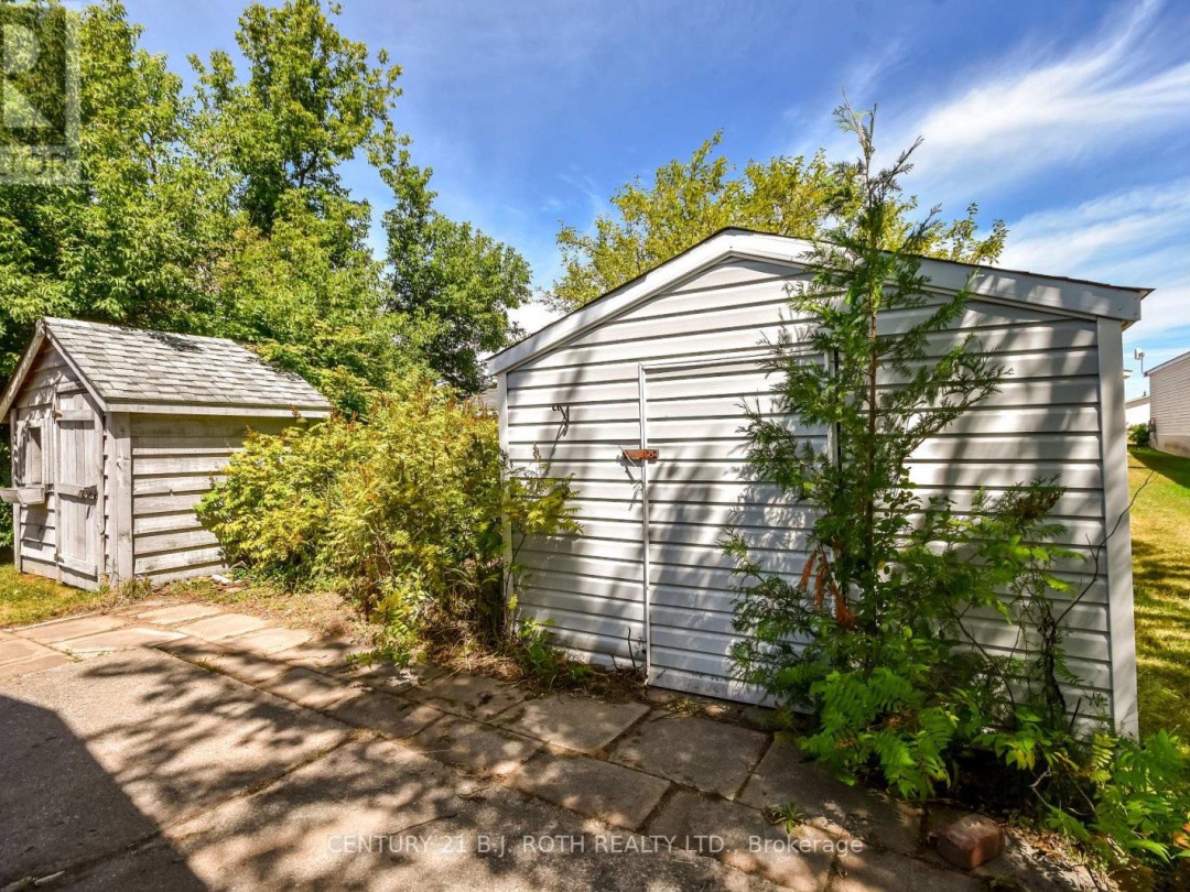 4113 ASH CRESCENT, 