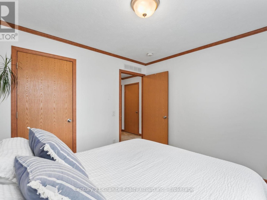 2275 KENNISIS LAKE ROAD, 