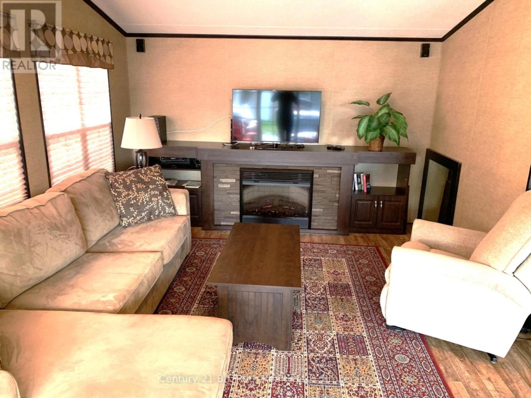 43 1082 Shamrock Marina Road, Severn Lake