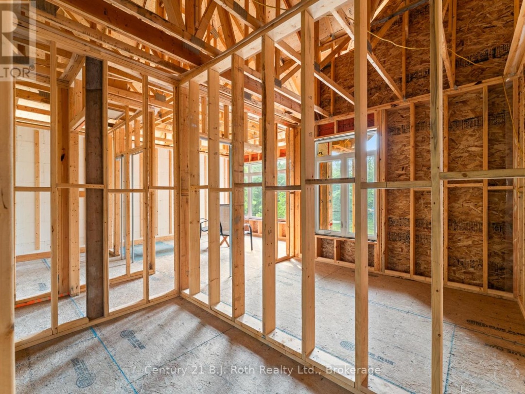 8126 OAKRIDGE DRIVE, 