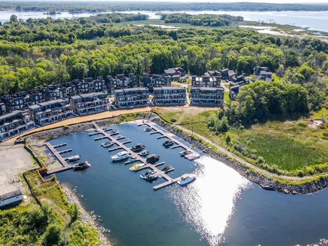 100 MARINA VILLAGE Drive, 