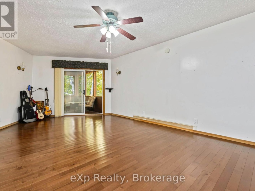 18 KRISTEN HEIGHTS, 