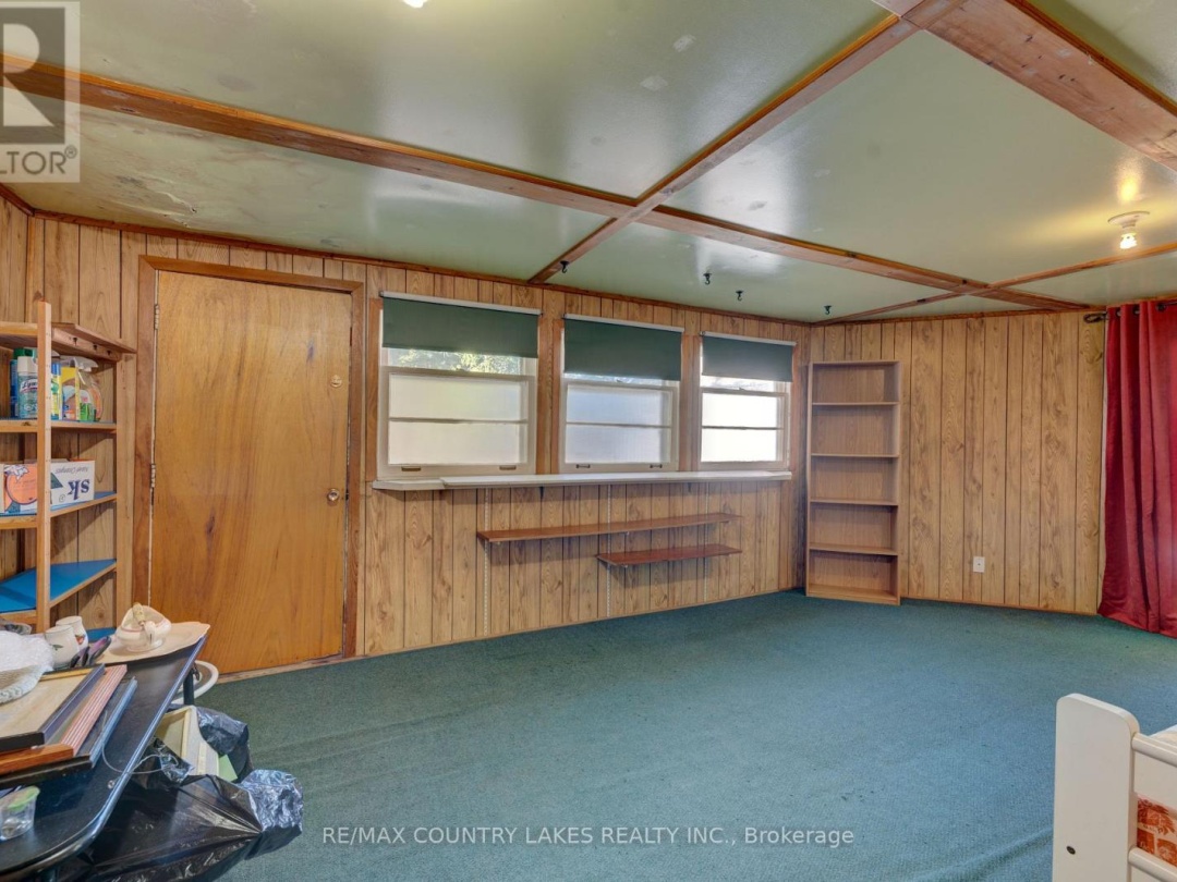 446 MAIN STREET E, 