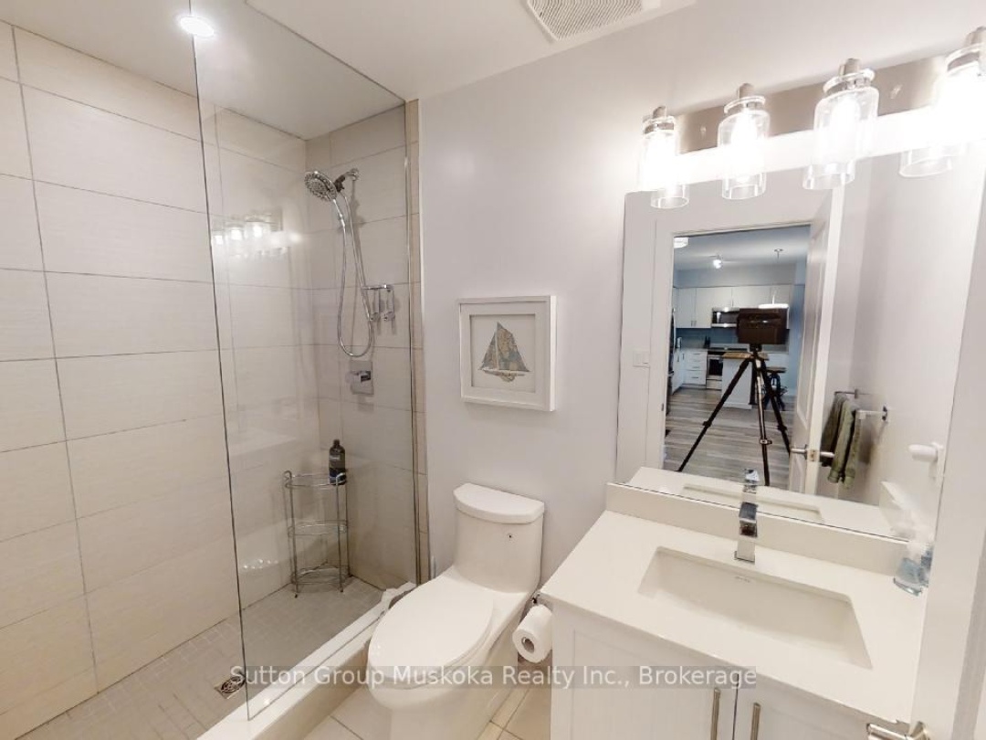 318 - 25 PEN LAKE POINT ROAD, 