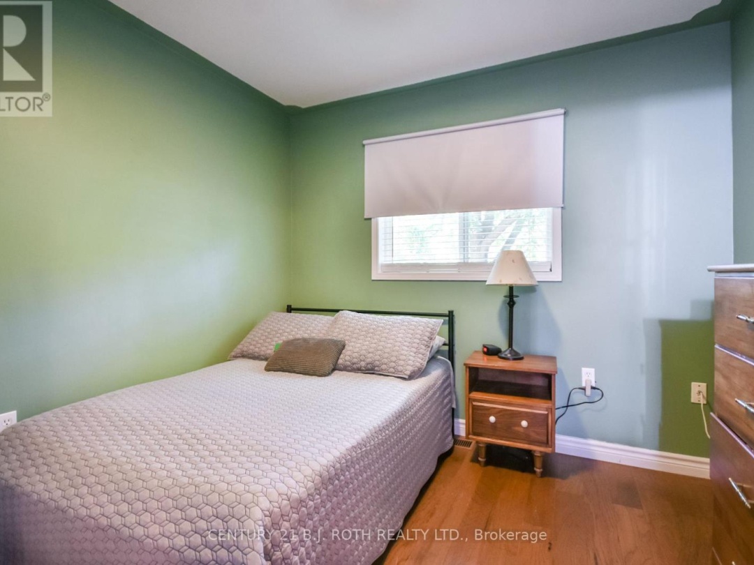 17 VIVIAN LANE, 