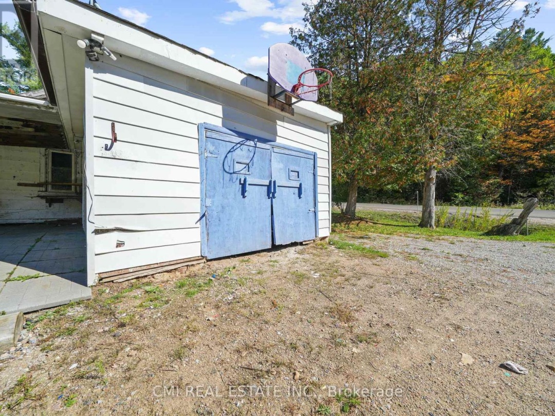 1093 SOUTH LAKE ROAD, 