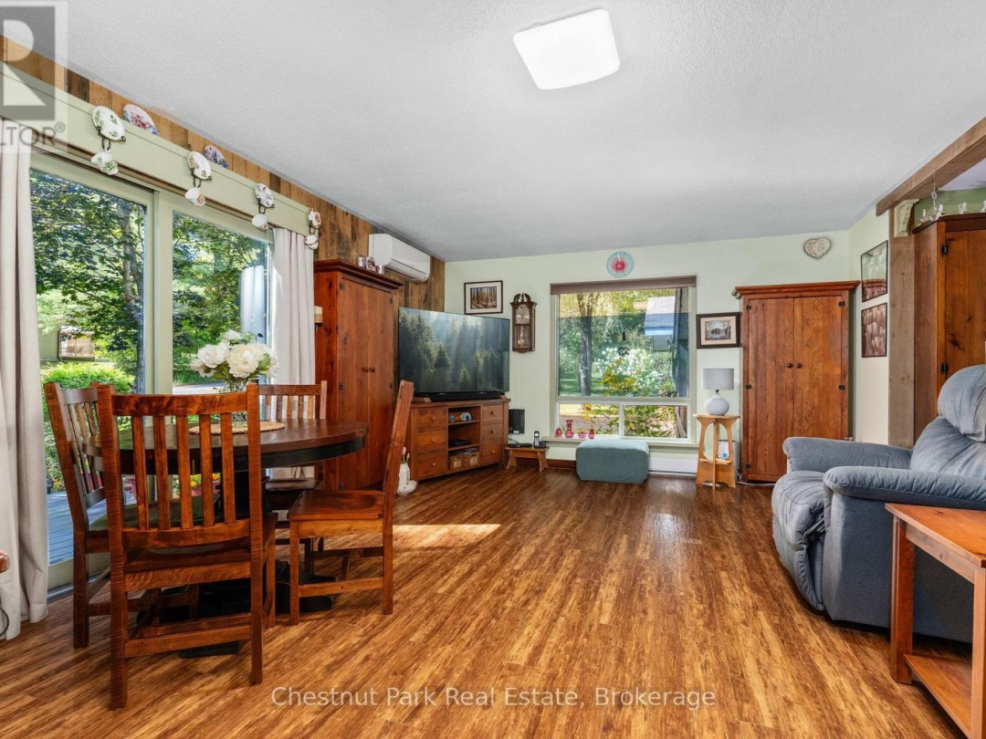 1047 NAISMITH ROAD E, 