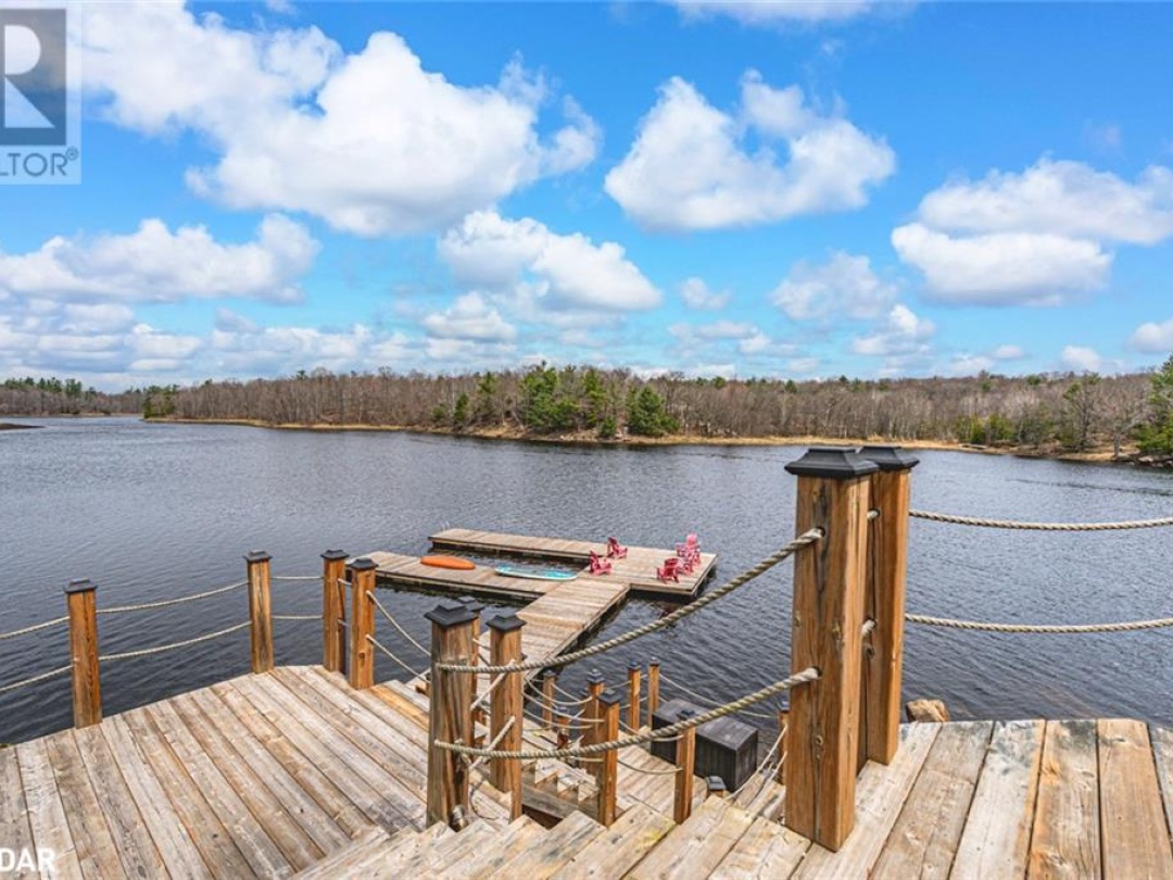 83 Walkway Rd, Georgian Bay