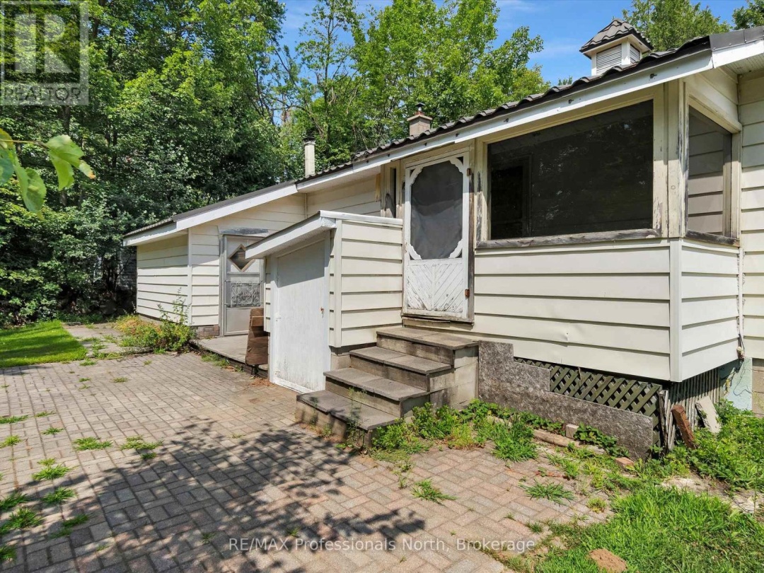 1716 GRAVENHURST PARKWAY, 