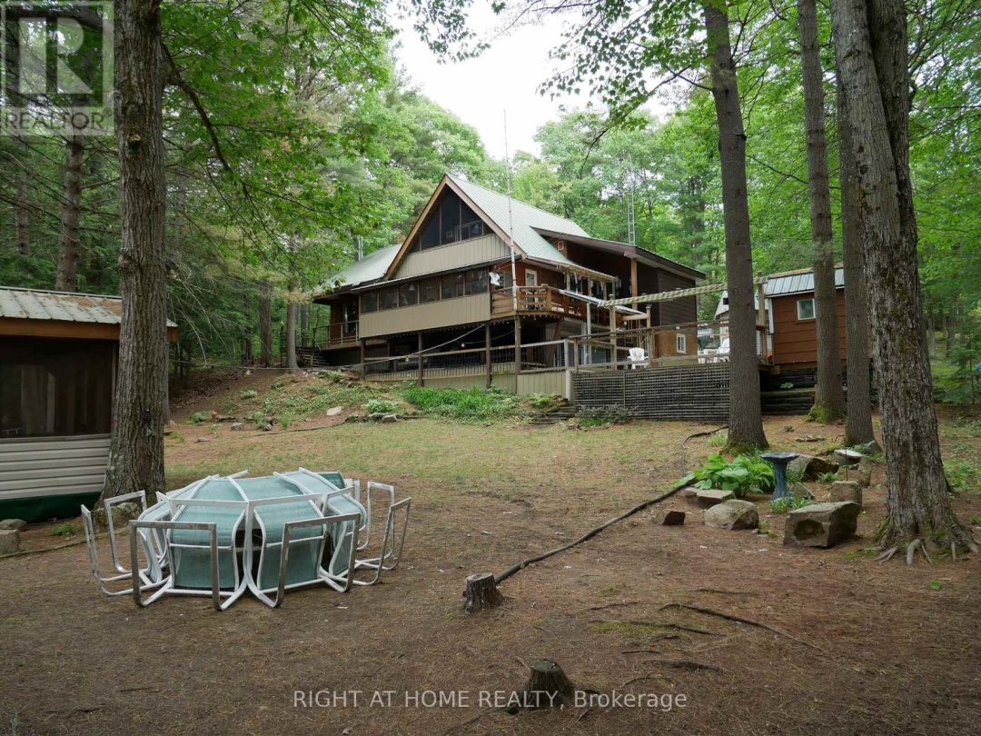 1130 TOWERING OAKS TRAIL W, 