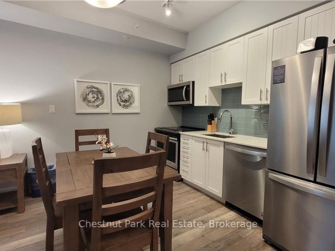 330 - 25 PEN LAKE POINT ROAD, Peninsula Lake