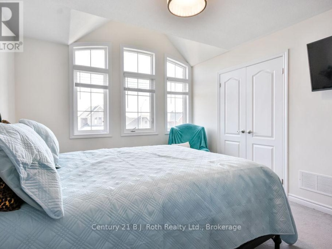 3040 Orion Boulevard, Orillia