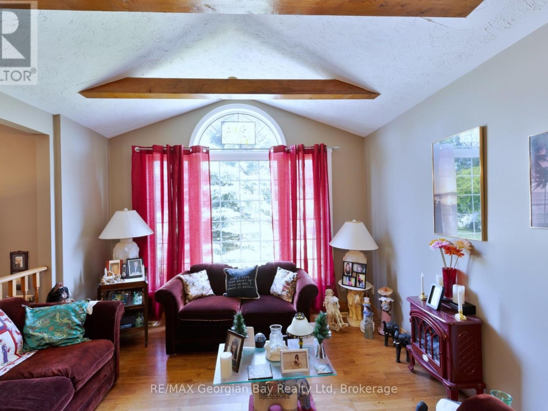 33 ANDERSON CRESCENT, 