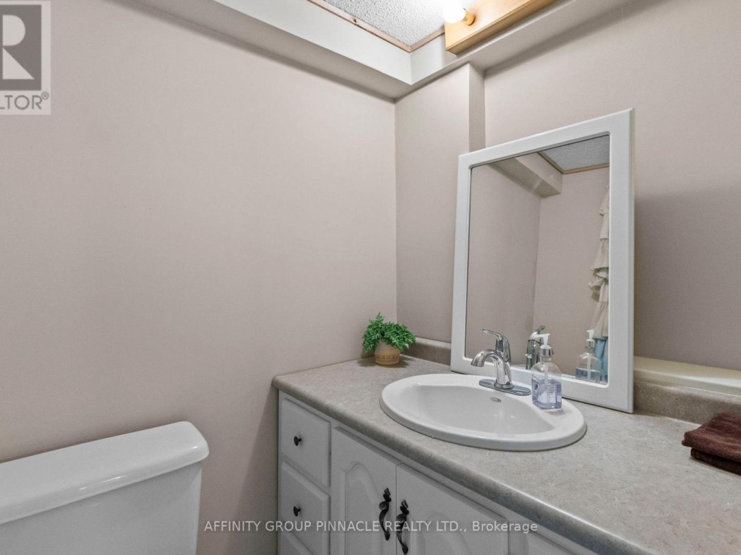 431 DUNDAS STREET, 