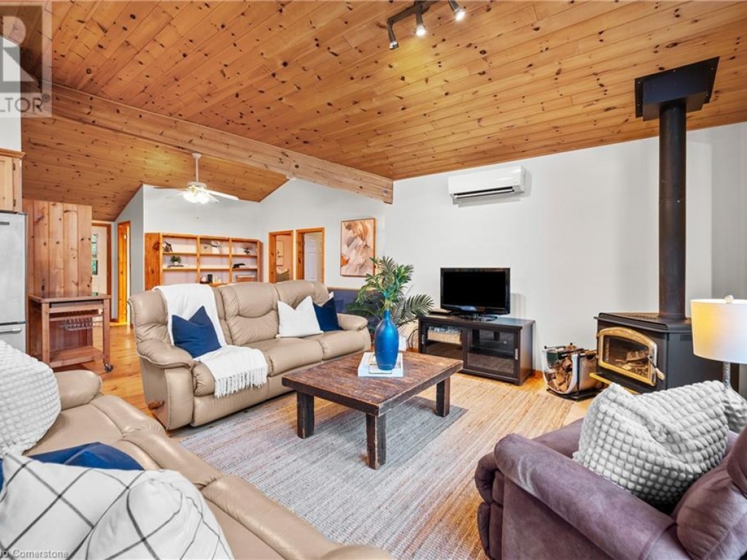 1076 Thanksgiving Rock Way, Kahshe Lake
