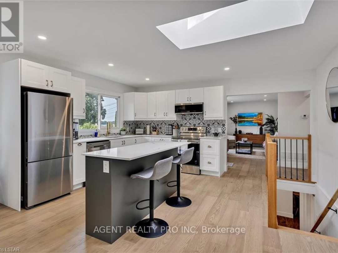 21 Oriole Road, Cameron Lake