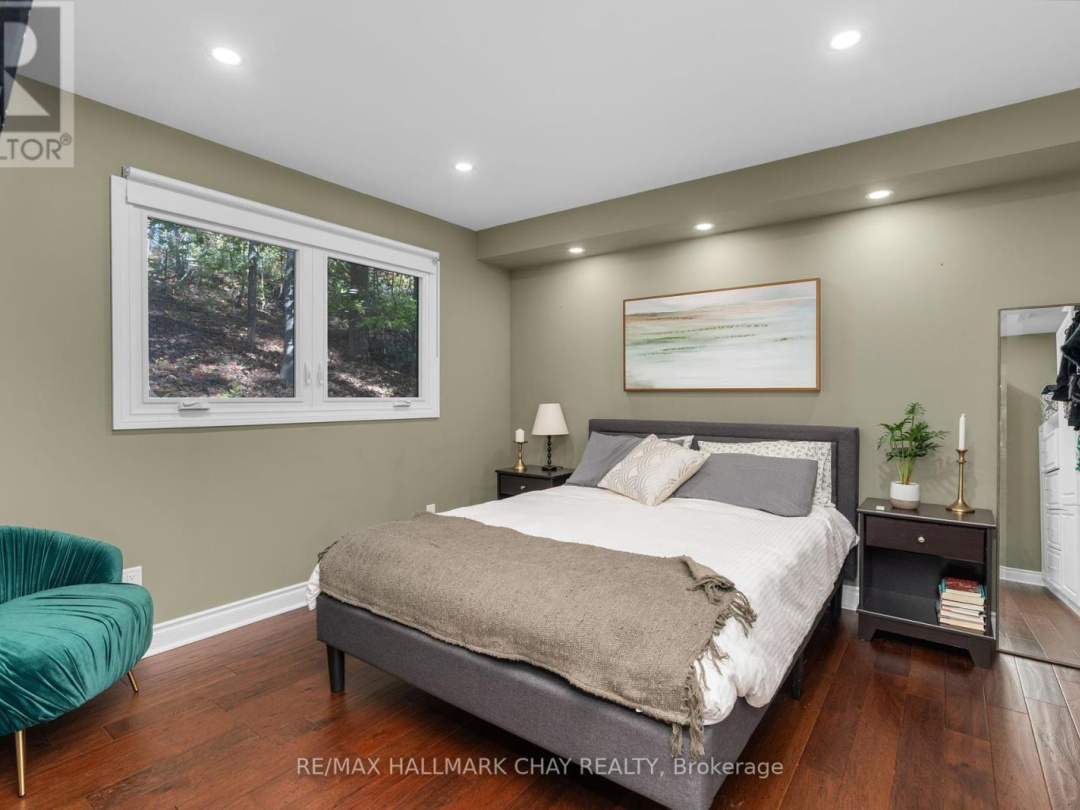 1 IROQUOIS RIDGE,