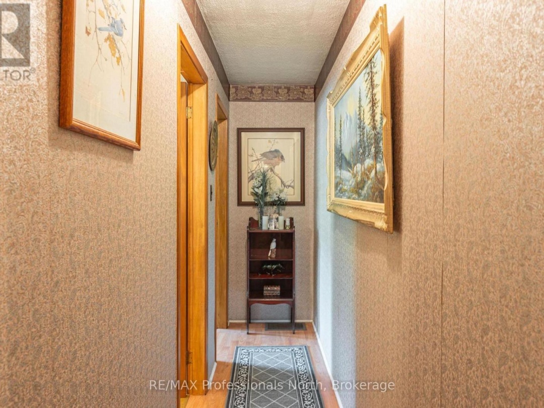 2499 KENNISIS LAKE ROAD, 