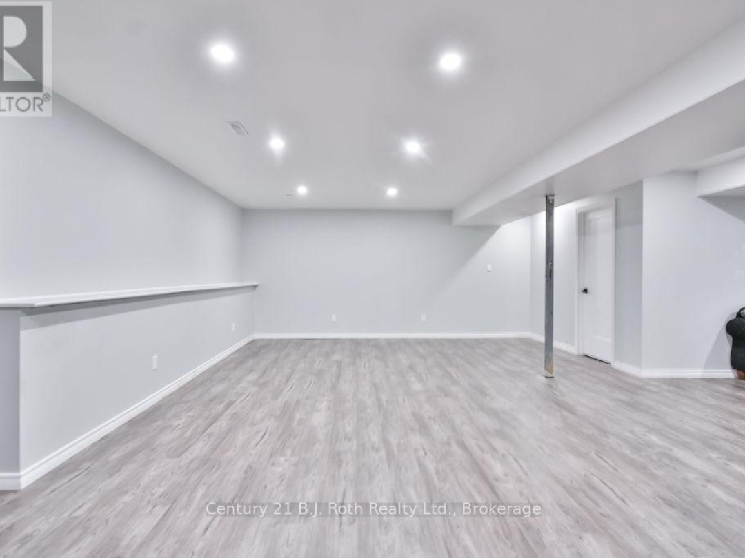 3040 Orion Boulevard, Orillia