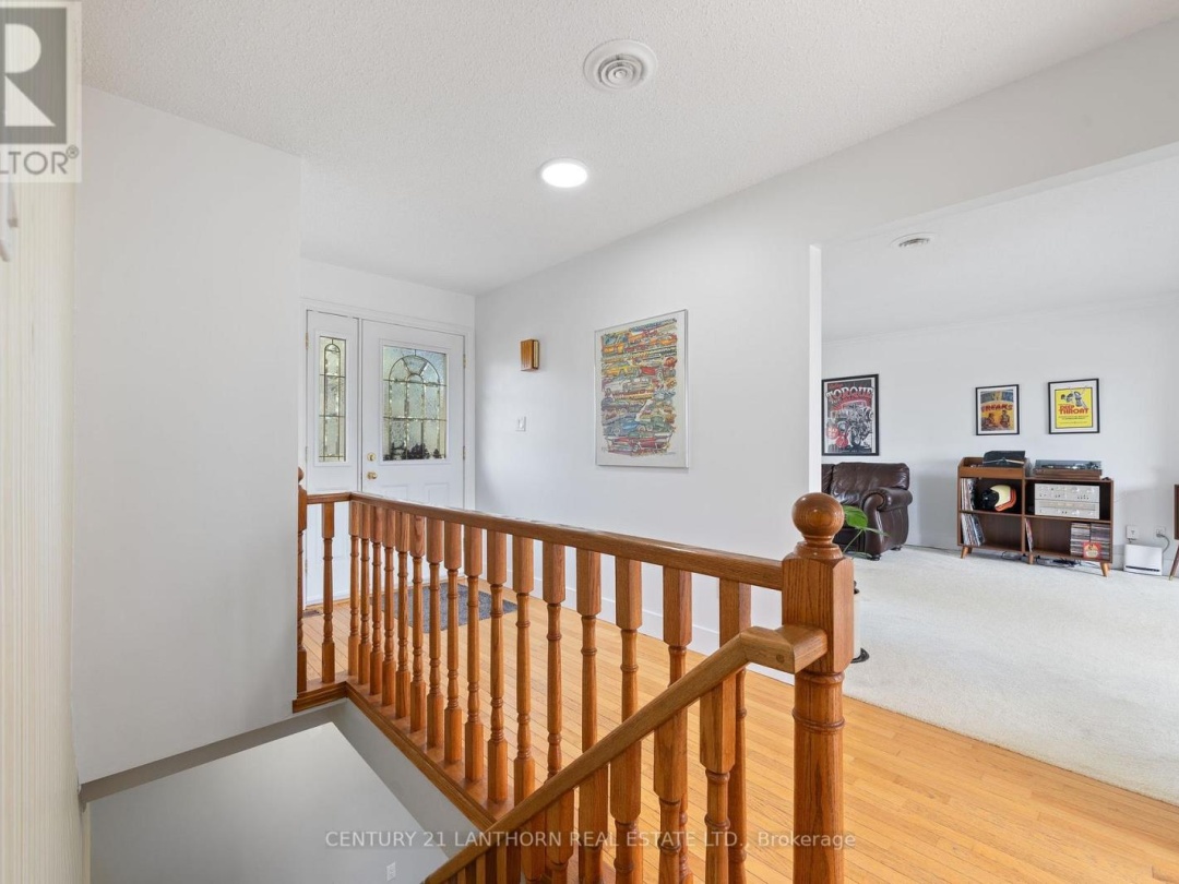 456 OLD SURREY LANE, Pigeon Lake