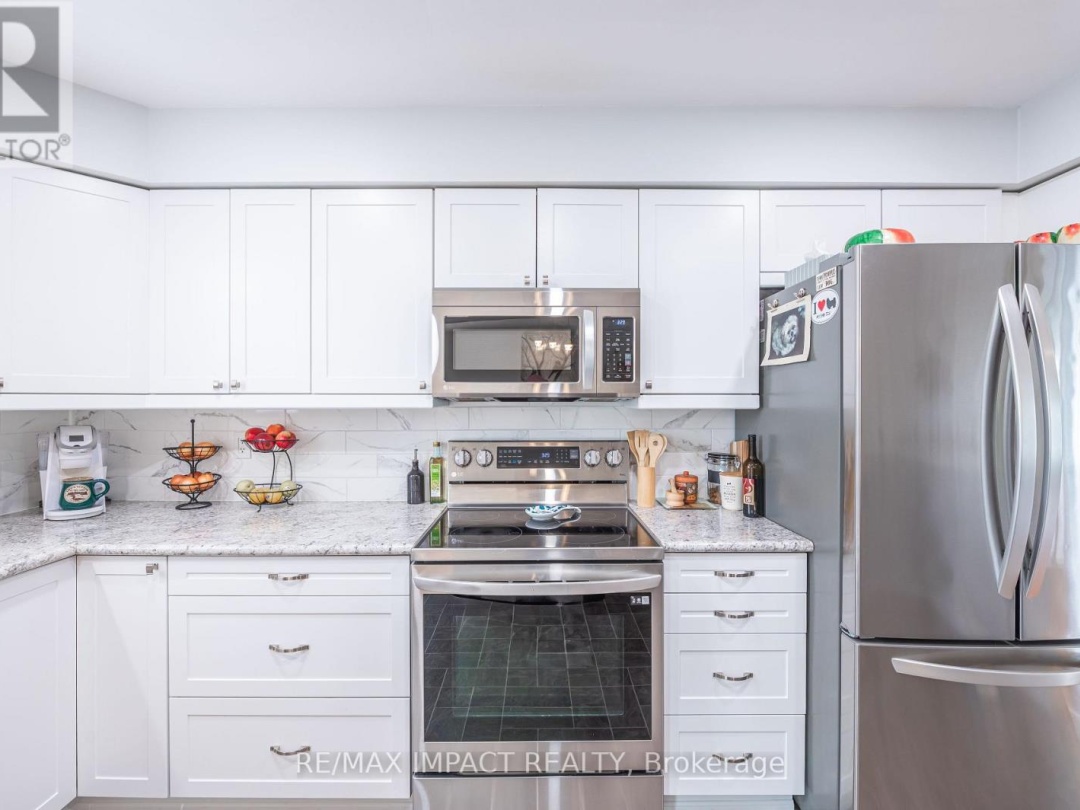 10 CEDARTREE LANE, 