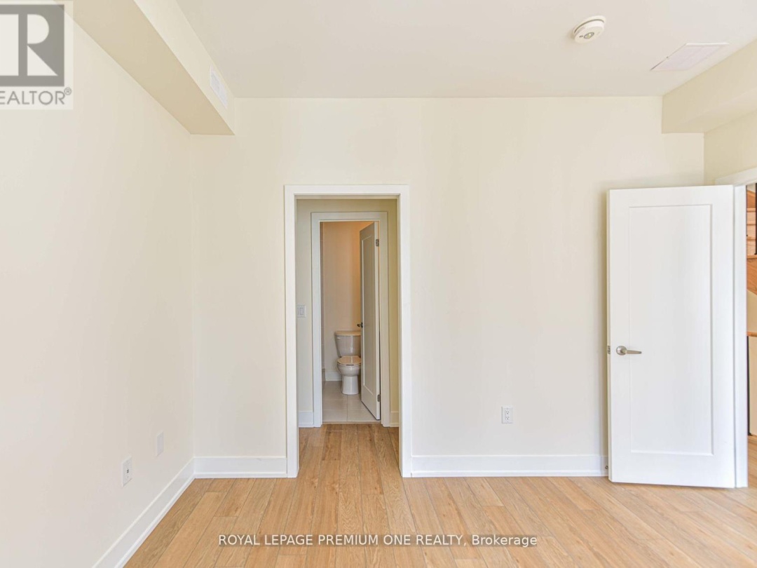 12 MARINER'S PIER WAY, 