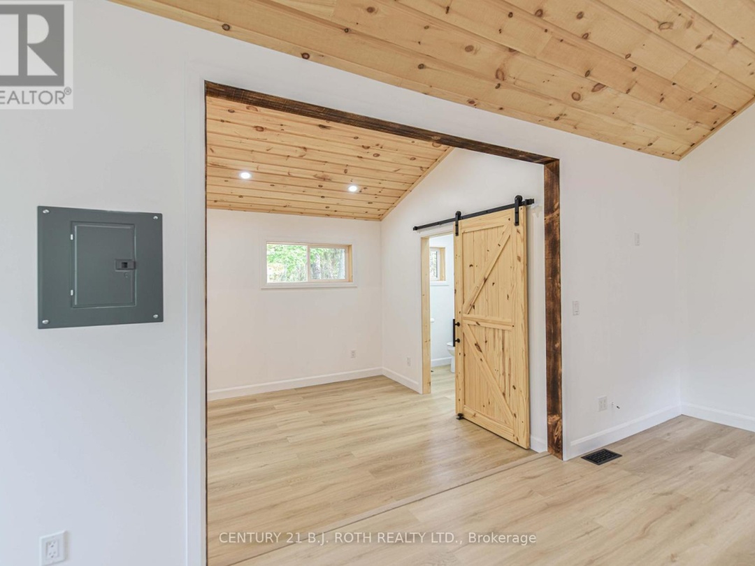 274 MISSISSAGA STREET W, 