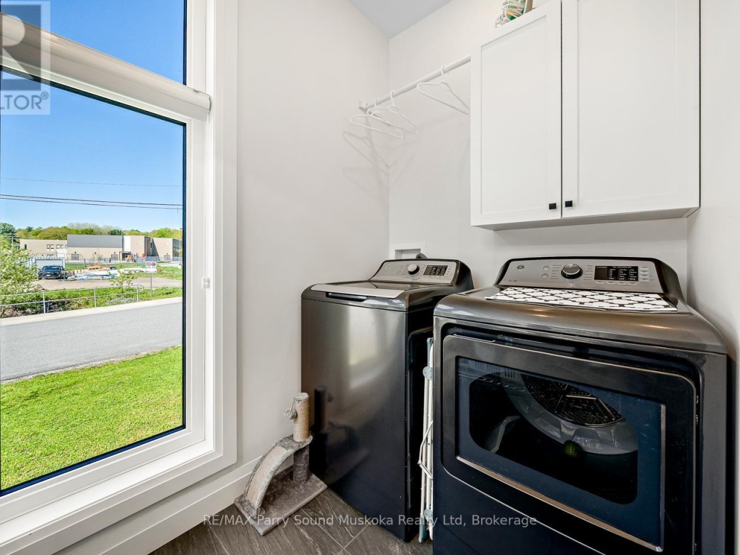 44 DENNIS DRIVE, Parry Sound