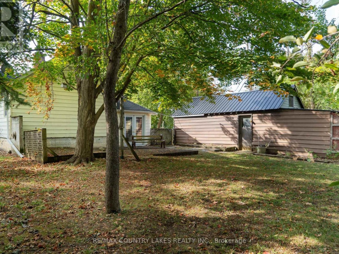446 MAIN STREET E, 