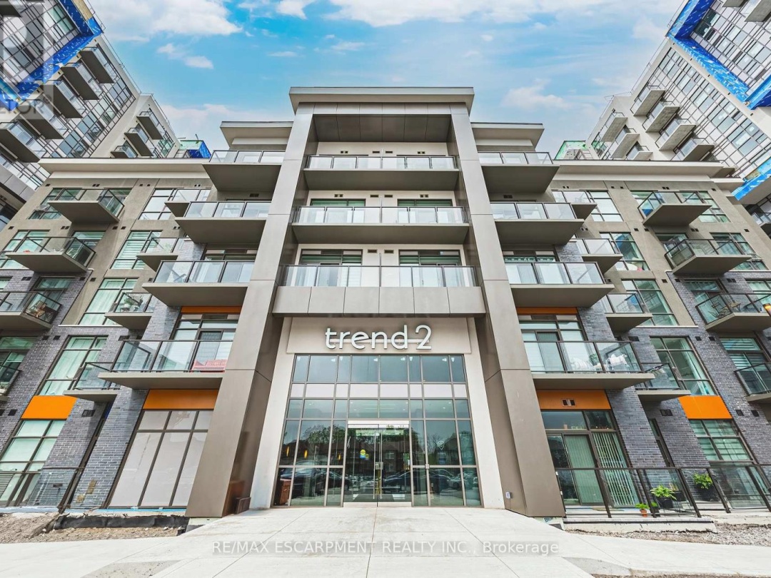 327 - 460 DUNDAS STREET E, 