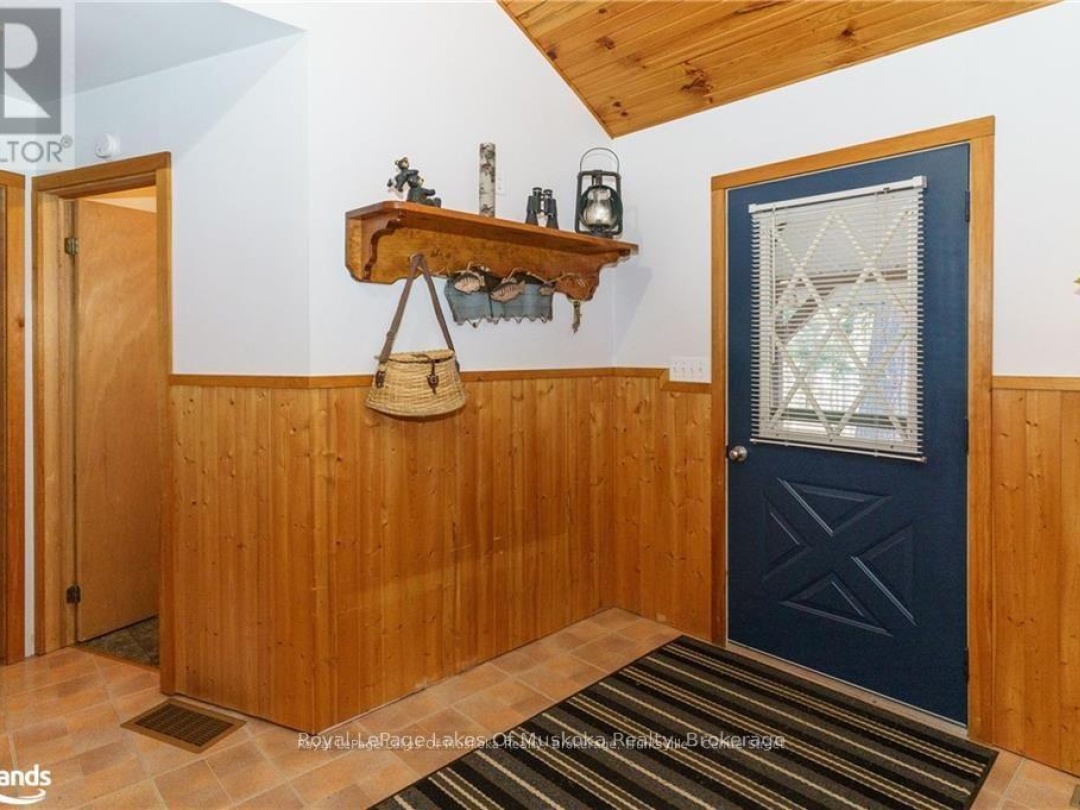 32 MAPLE LEAF DRIVE, Lake Vernon