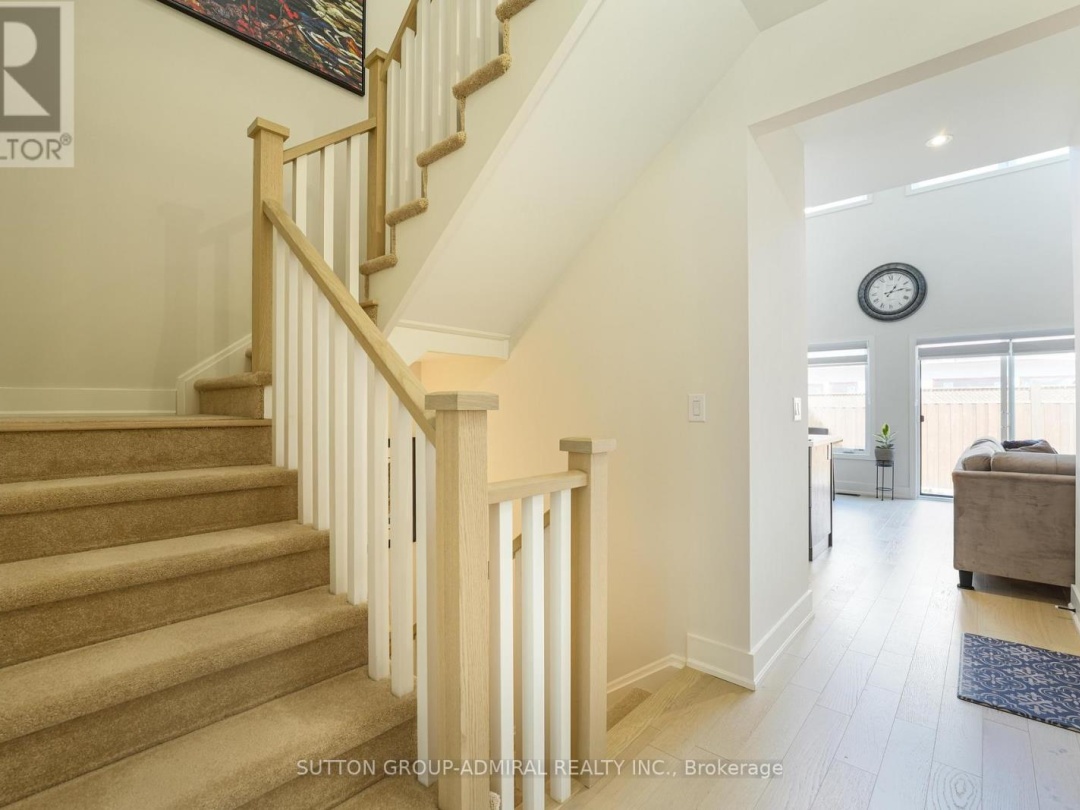 42 Ruby Crescent, Lake Simcoe