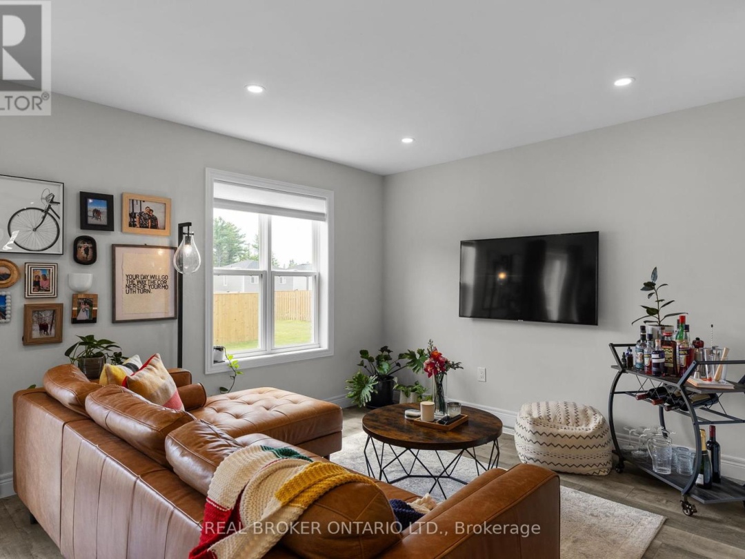 8 NICOLE PARK PLACE, 