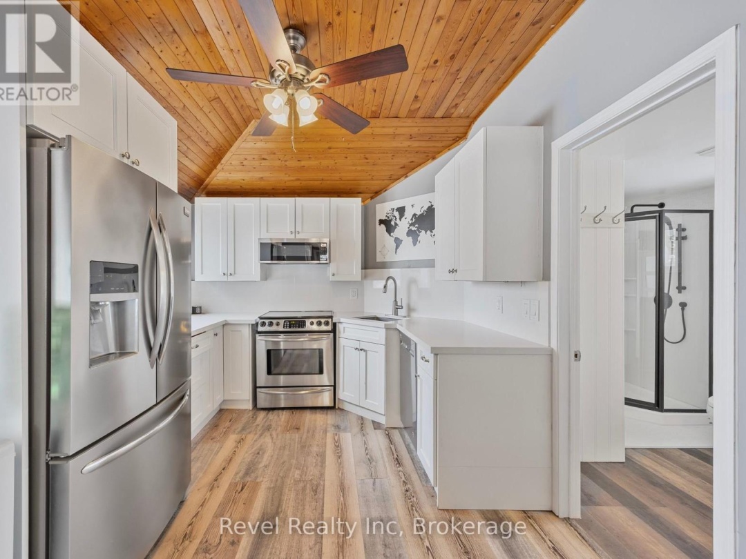 97 Maskinonge Road, Georgian Bay