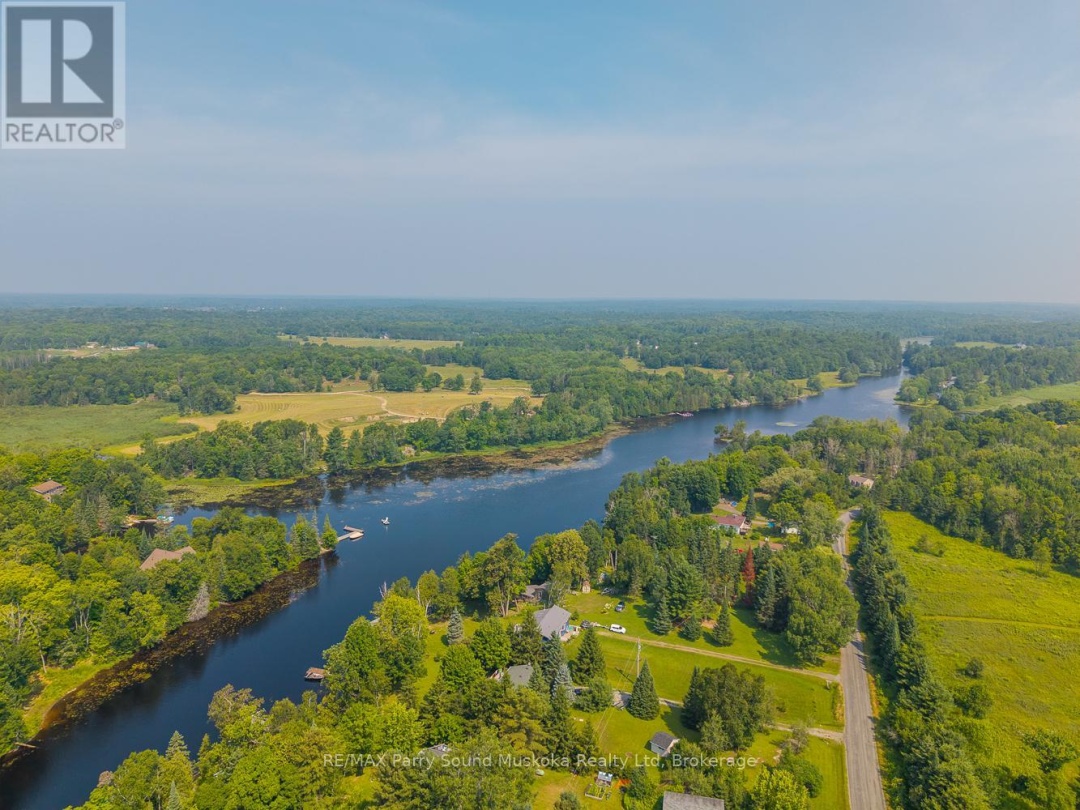 86 LAKESIDE CRESCENT, 