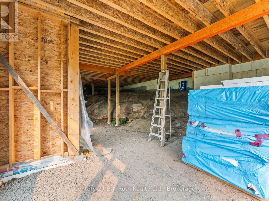 8126 OAKRIDGE DRIVE, 