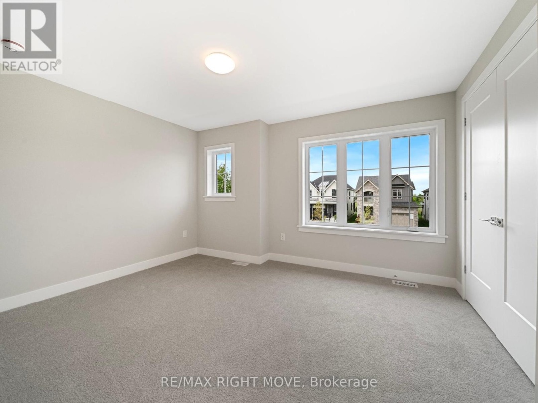 3192 Orion Boulevard, Orillia