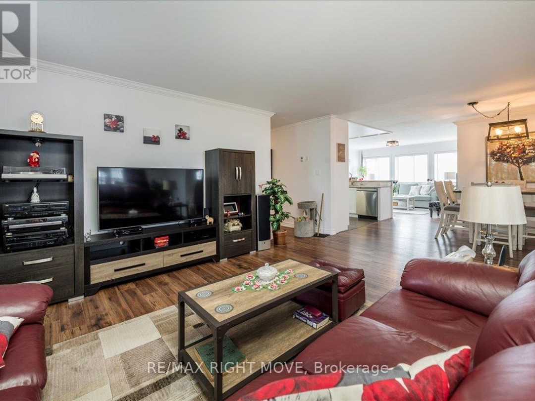 1 SINCLAIR CRESCENT, 