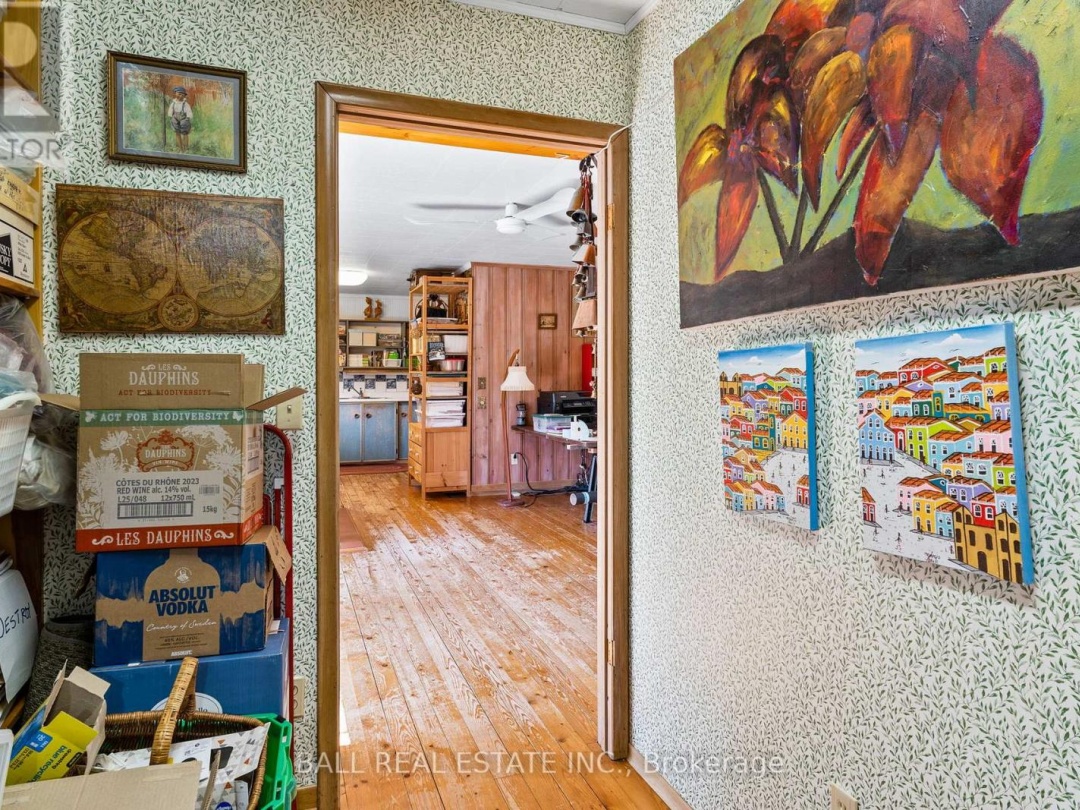 849 COUNTY RD 49, 